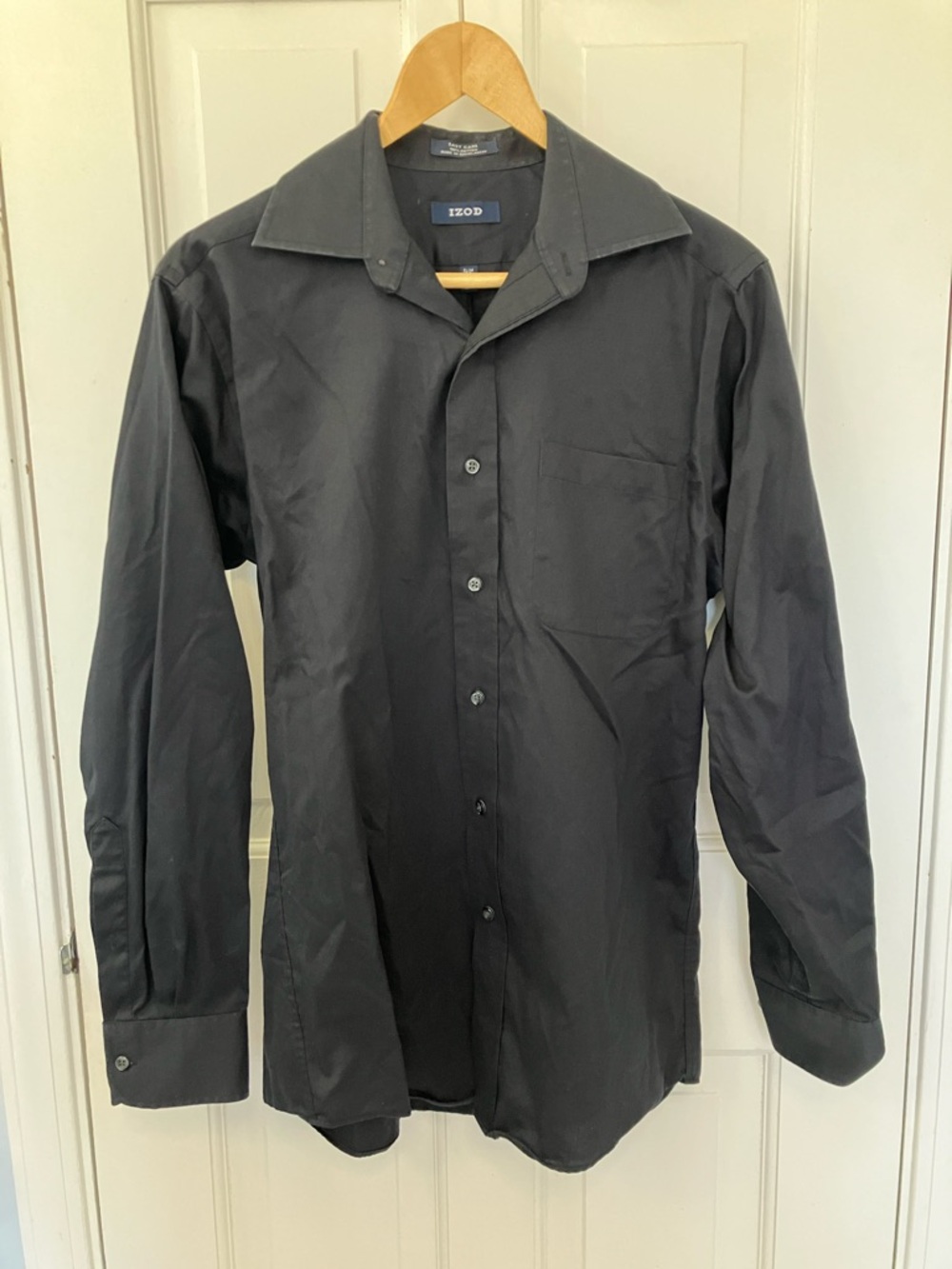 Izod Men’s Black Long-Sleeve Button-Up Dress Shirt size M slim fit 100% cotton